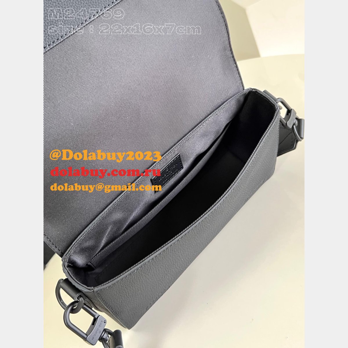 Takeoff Messenger PM 1:1 Mirror LV Aerogram M24769 Black Men Fake Bag