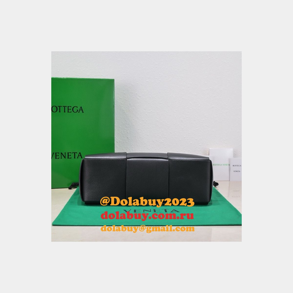 Luxury BOTTEGA VENETA Medium Arco Tote Bag 36CM