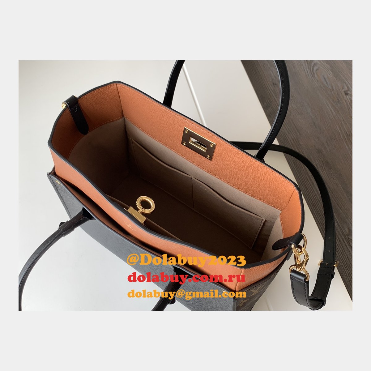 Designer LOUIS VUITTON On My Side MM M53825 HANDBAG