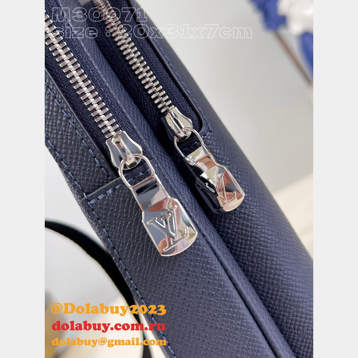 Louis Vuitton Designer Avenue Slingbag M30971 Taiga Wholesale Bags
