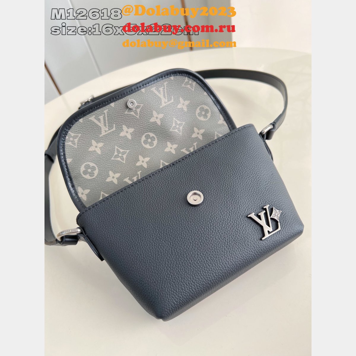 Duplicate Louis Vuitton Pulse Wearable Wallet M12618 Men Bag