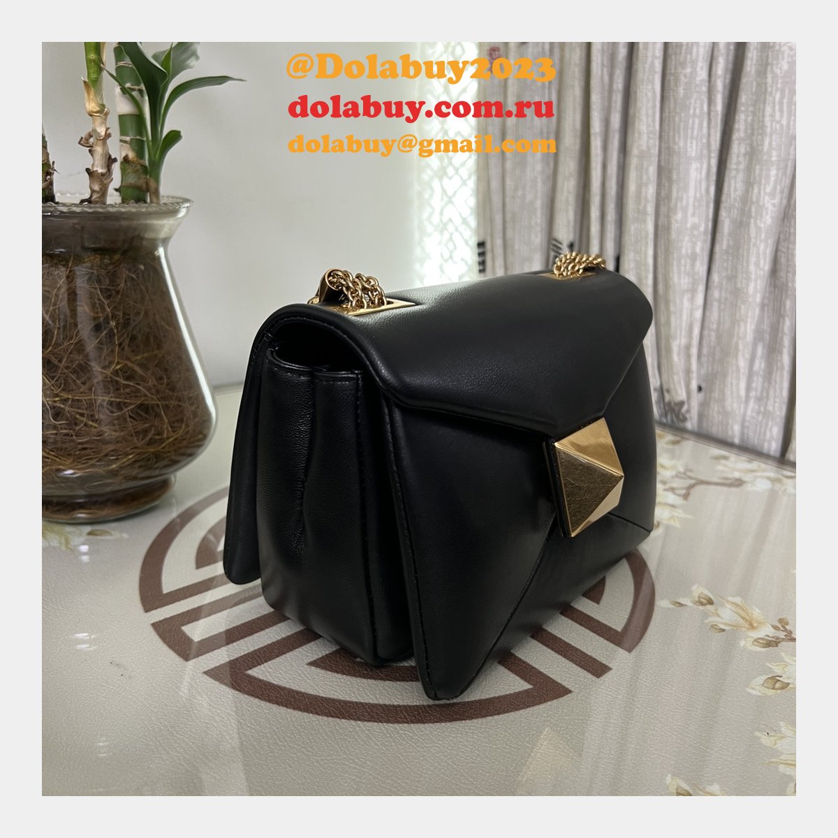 AAA+ Shop Valentino Garavani ONE STUD Chain Handbag