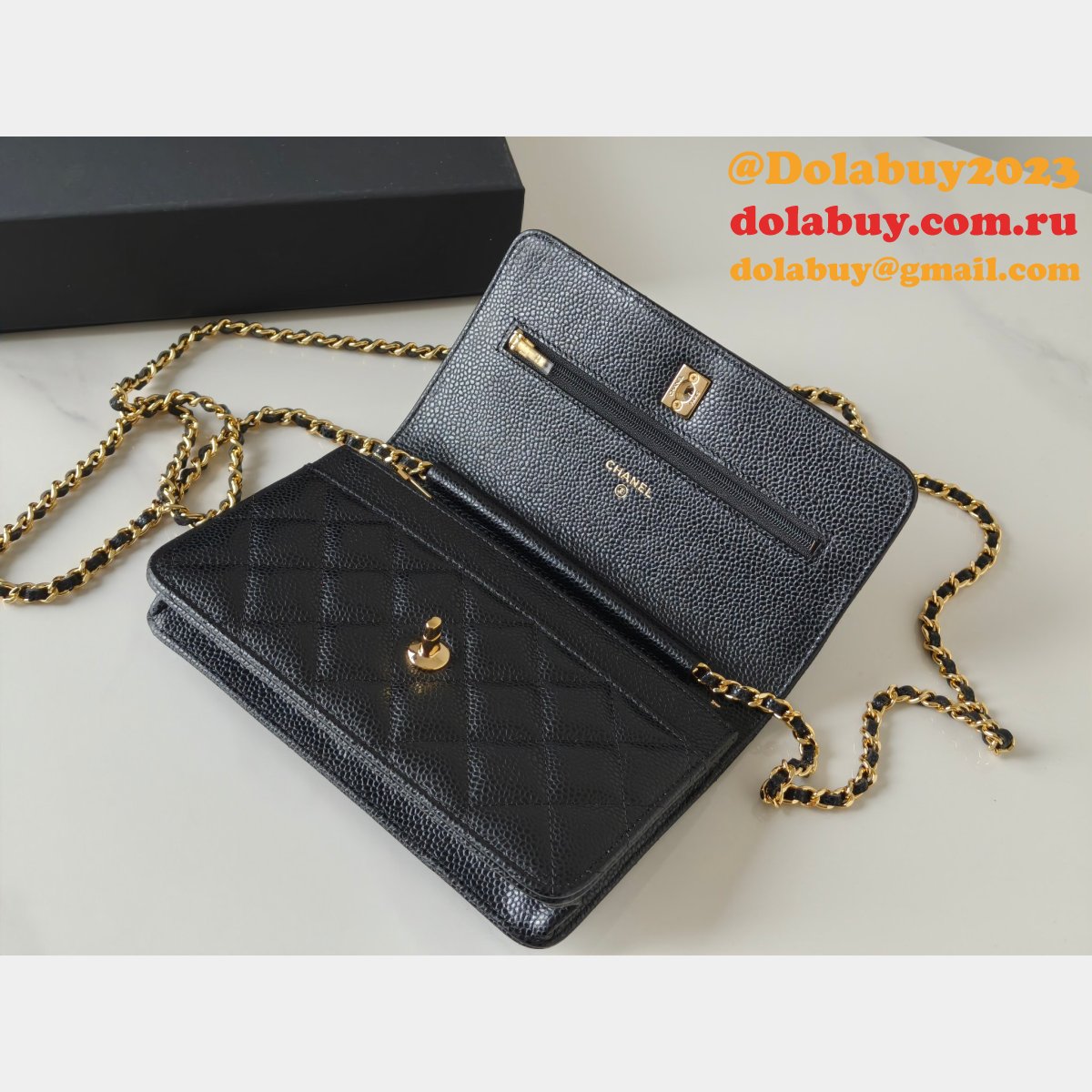 Fashion AP4241 Chain Wallet Knockoff Black Bag