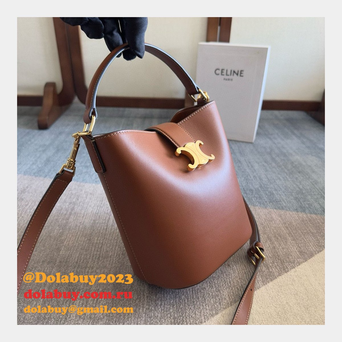 Celine SMALL BUCKET LOUISE IN SMOOTH CALFSKIN