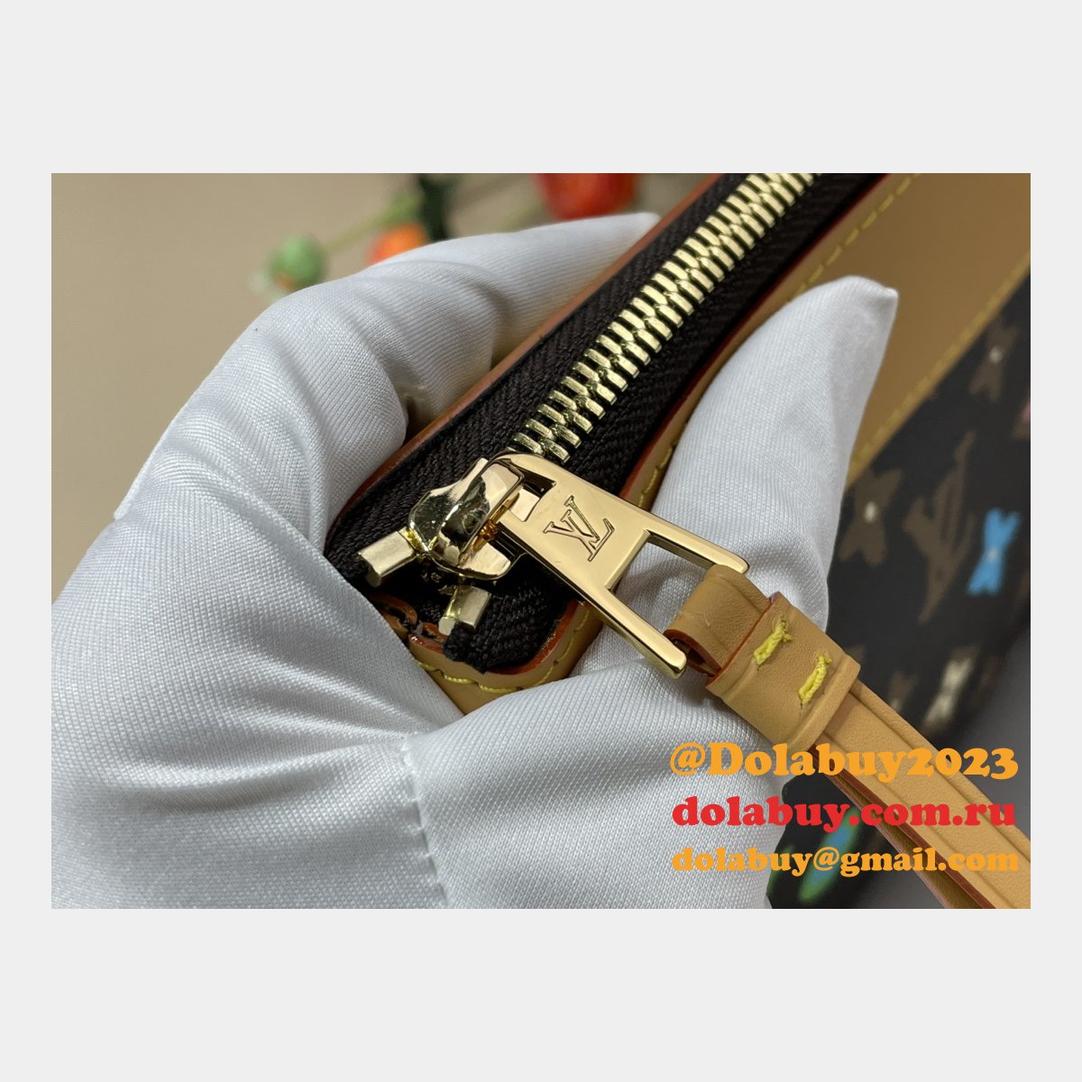 Fashion Louis Vuitton M83568 Pochette Voyage Souple Replica Bag