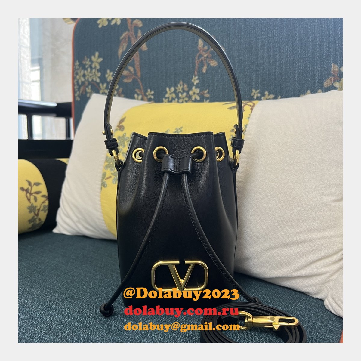 Perfect Wholesale VALENTINO GARAVANI V MINI BASKET HANDBAG