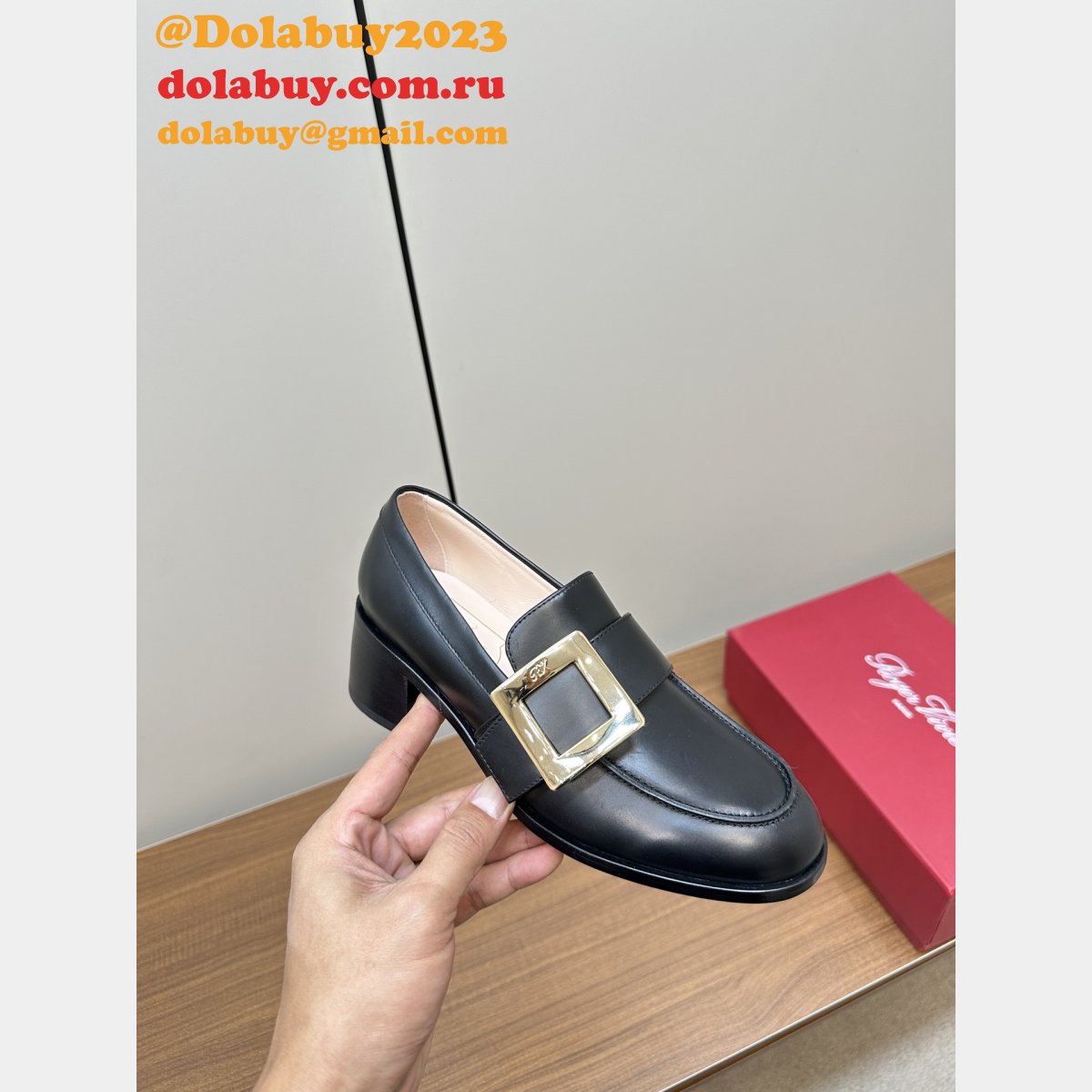 Roger Vivier Viv Replica Rangers Buckle-embellished Loafers Shoes