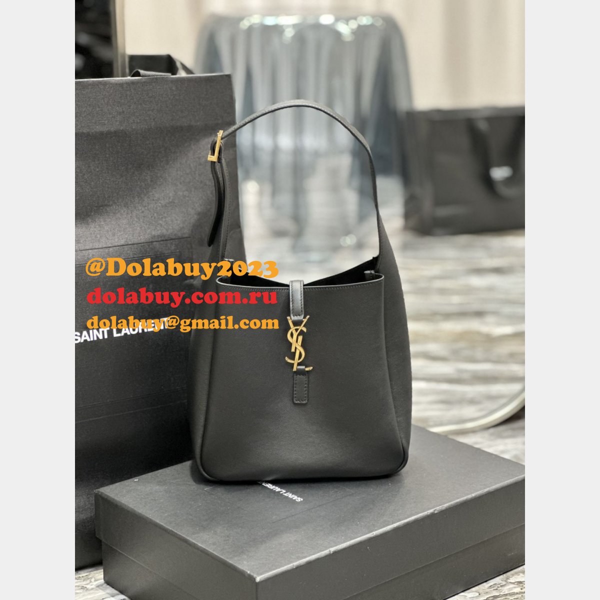 Fake Saint Laurent LE 5 À 7 SOFT 713938 Perfect Bag