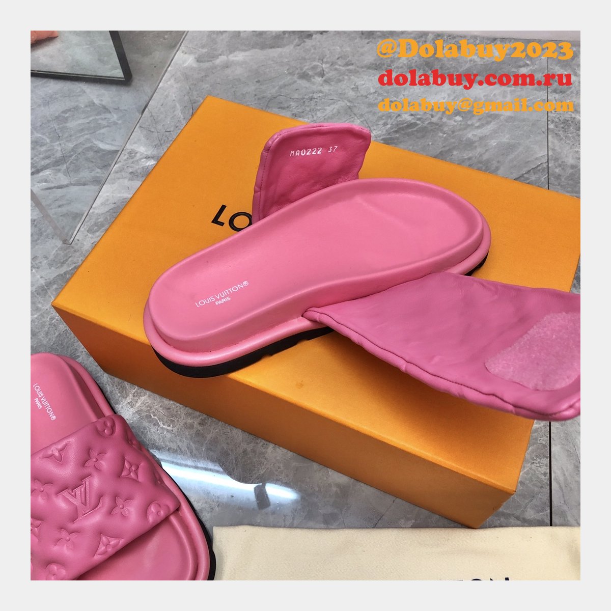 Perfect Louis Vuitton Pool Pillow Flat Comfort Mule Fake Shoes