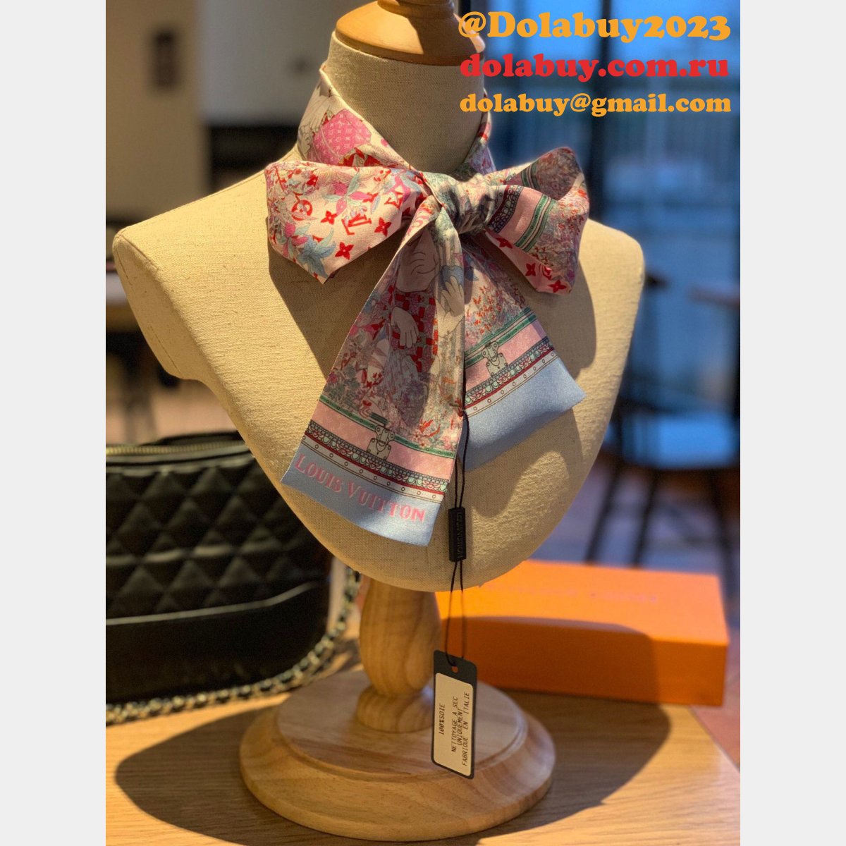 Louis Vuitton Silk Scarves & Wraps M76100 and M76101