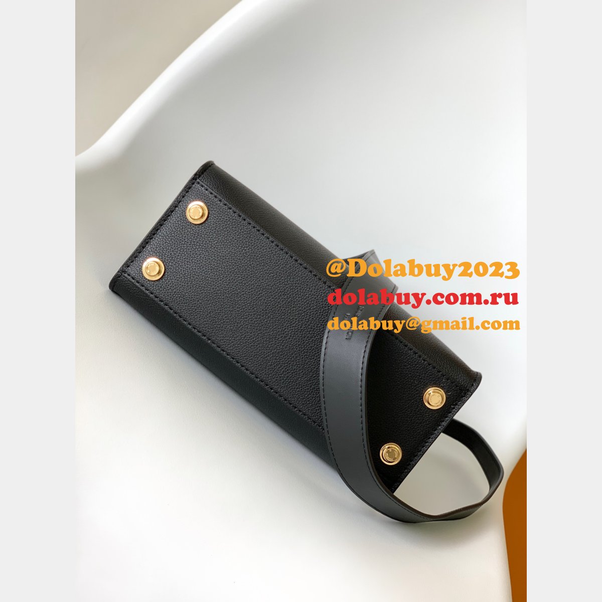 7 Star Louis Vuitton On My Side PM M21546 Handbag