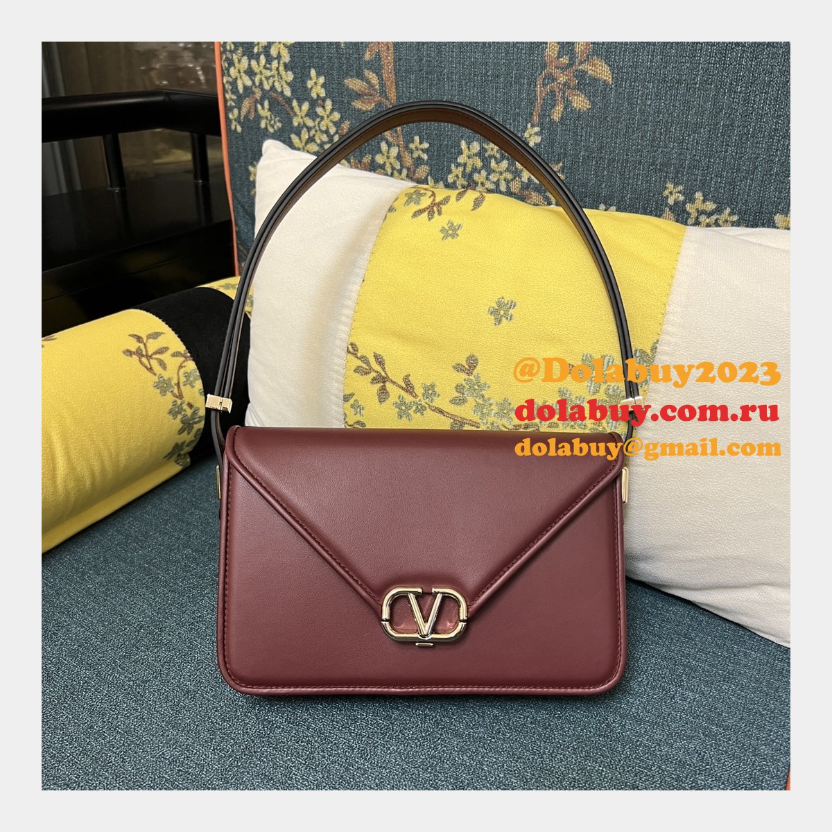 Wholesale VALENTINO GARAVANI LETTER VLOGO SIGNATURE handbag