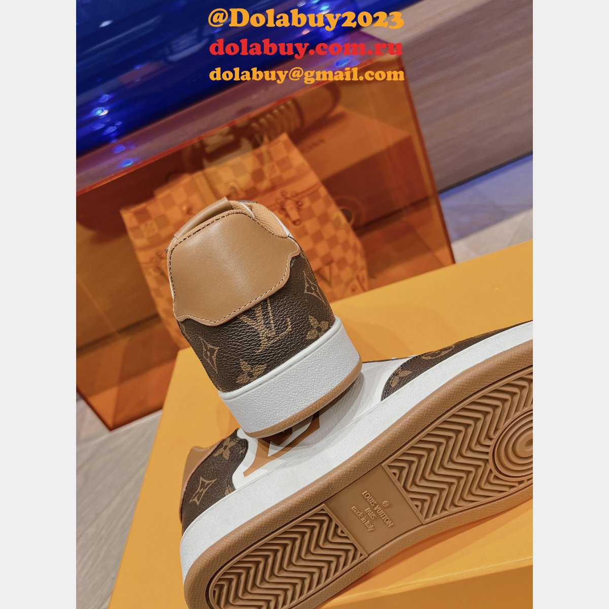 Luxury LOUIS VUITTON Rivoli Sneaker Fashion