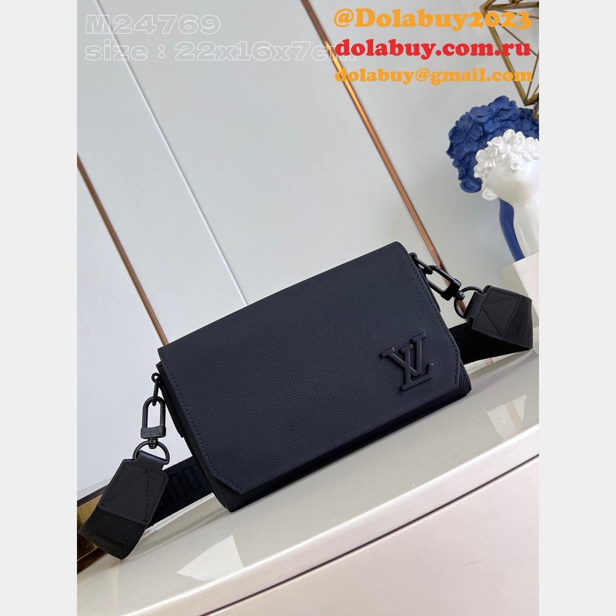 Takeoff Messenger PM 1:1 Mirror LV Aerogram M24769 Black Men Fake Bag