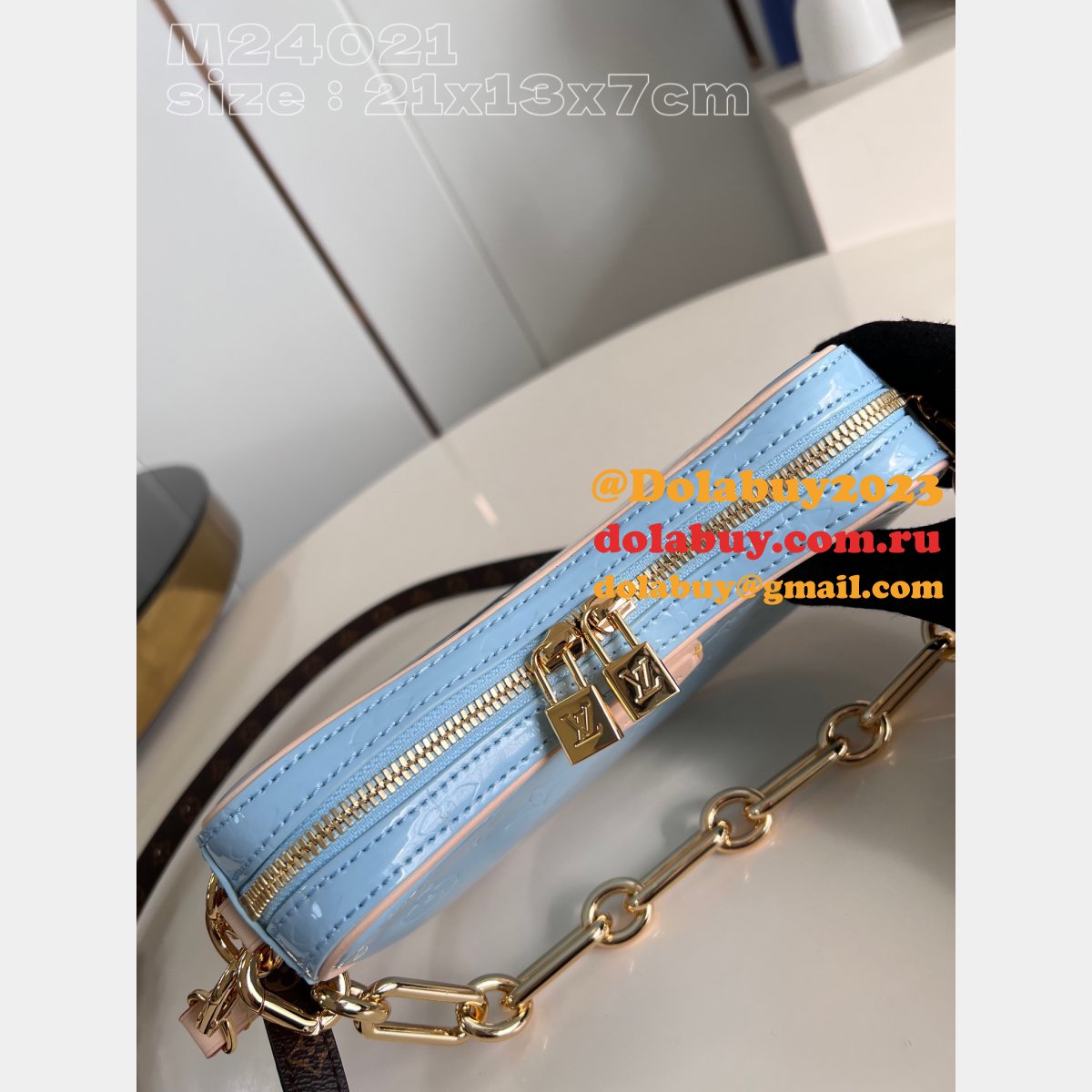 Croissant M24021/M24020 Monogram Vernis Luxury Louis Vuitton Replicas Bag