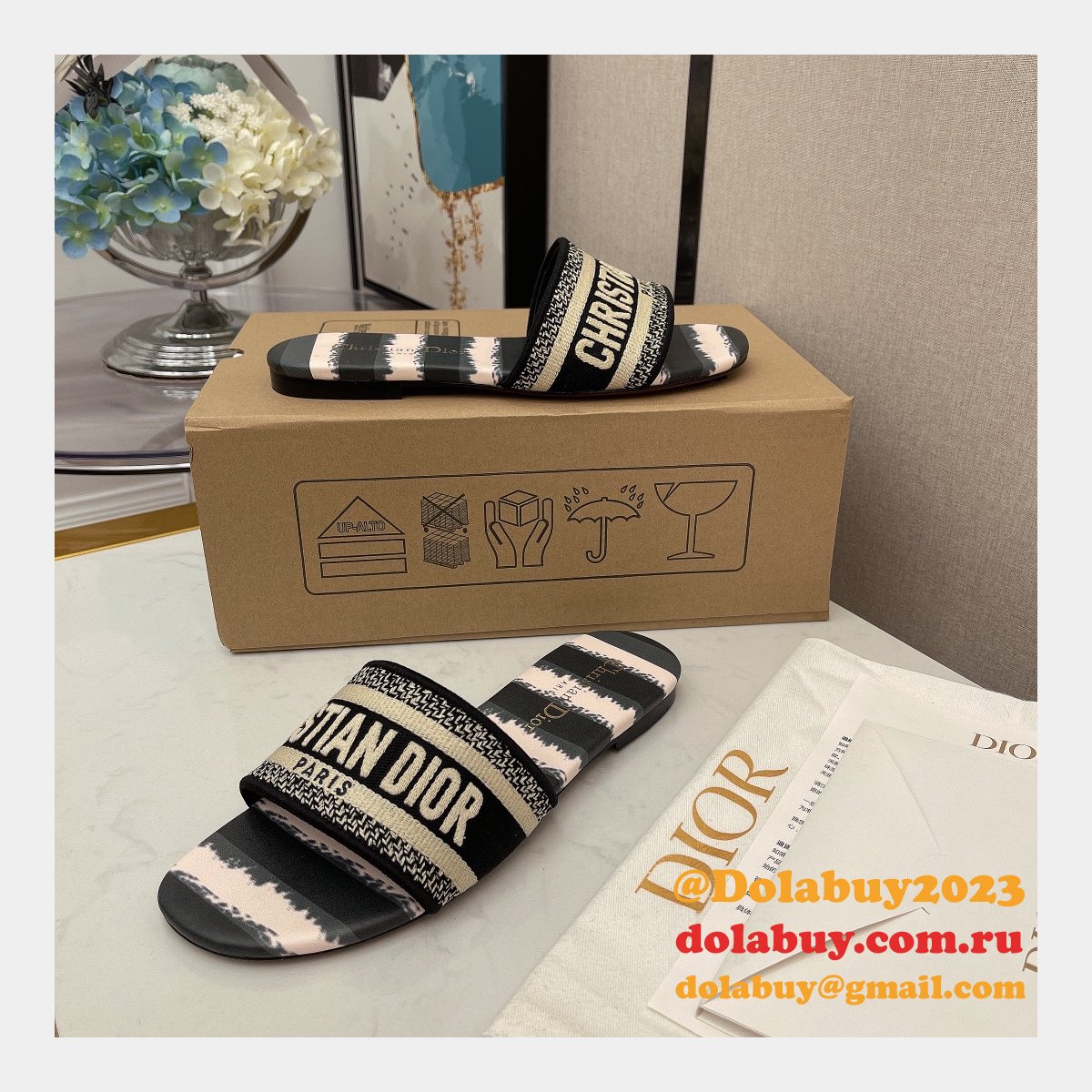 2021 Replica Christian Dior One-word embroidered slippers Shoes