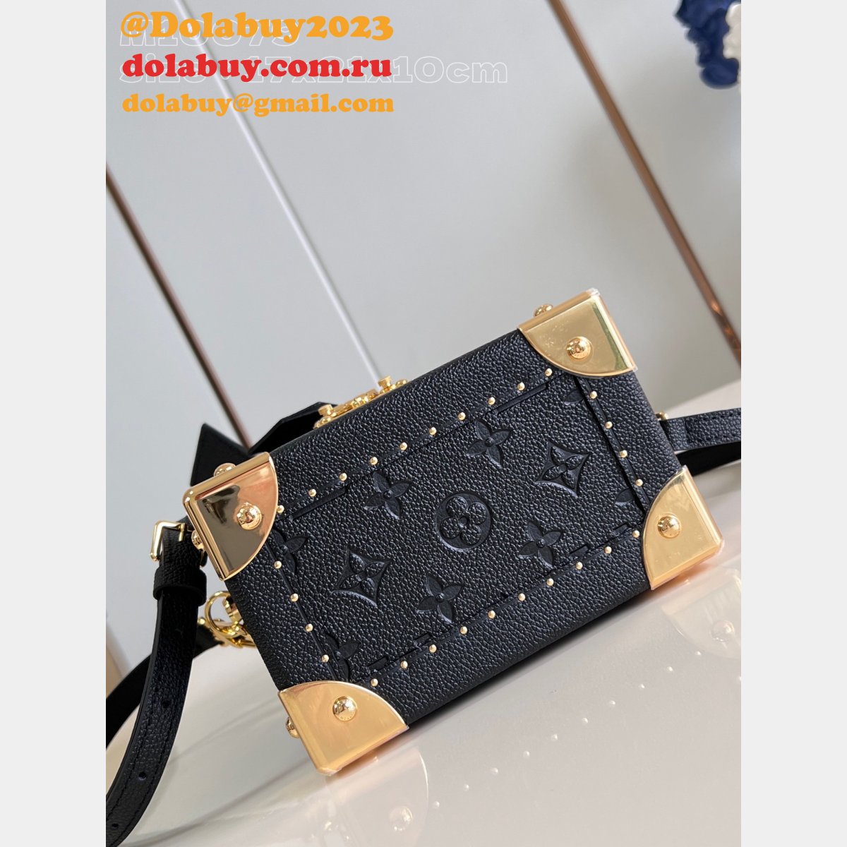 Perfect Louis Vuitton M11131 Camera Box Art of Living Replcia Bag