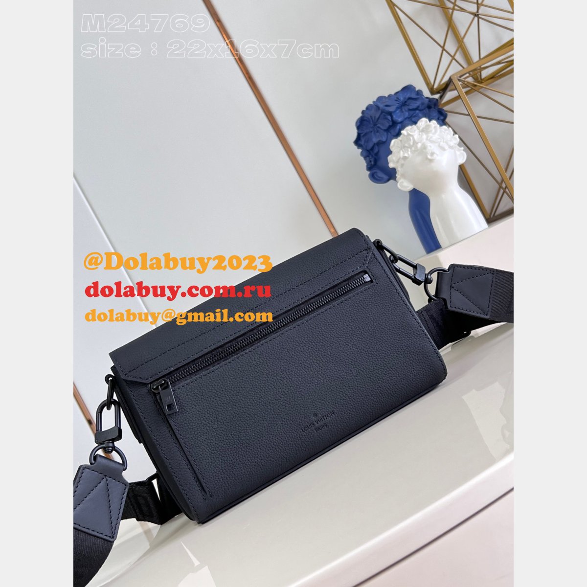 Takeoff Messenger PM 1:1 Mirror LV Aerogram M24769 Black Men Fake Bag