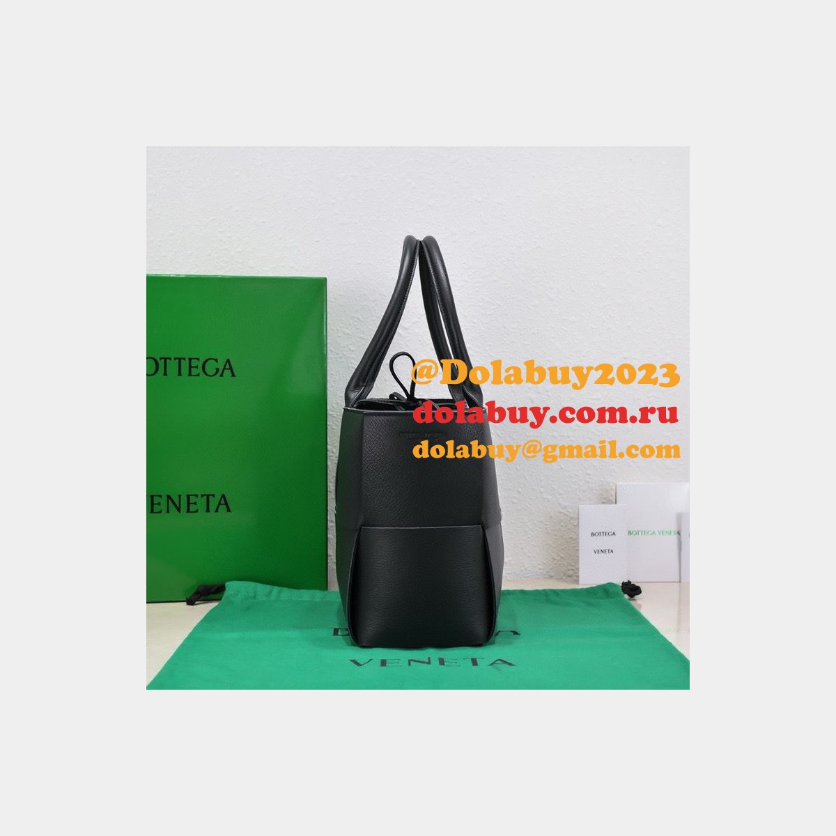 Luxury BOTTEGA VENETA Medium Arco Tote Bag 36CM