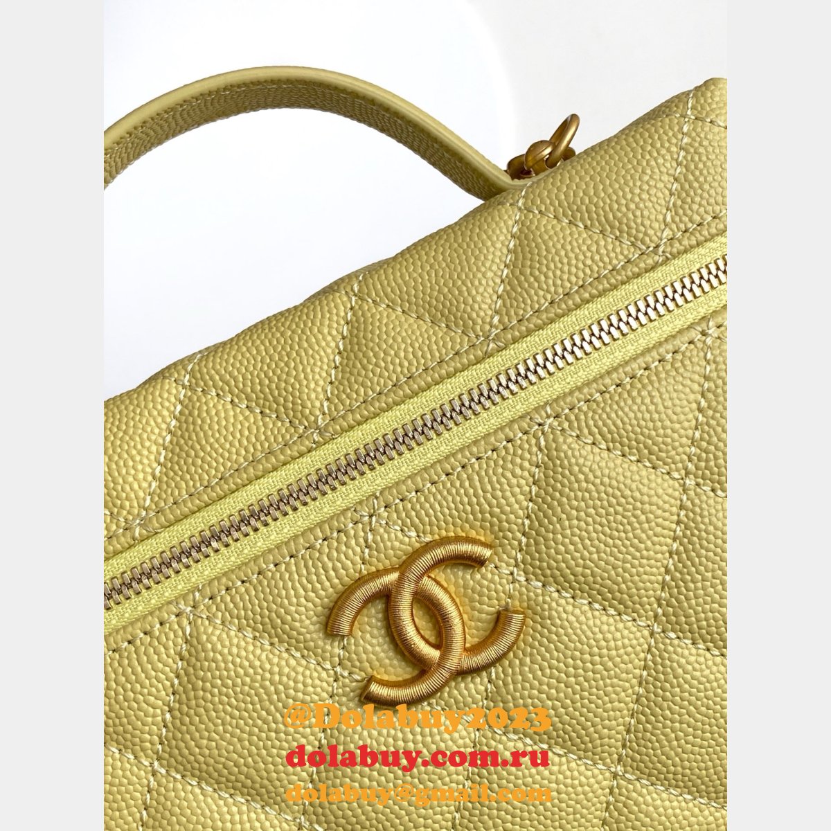 Replica AP4483 Classic Clutch With Chain Knockoff Bag