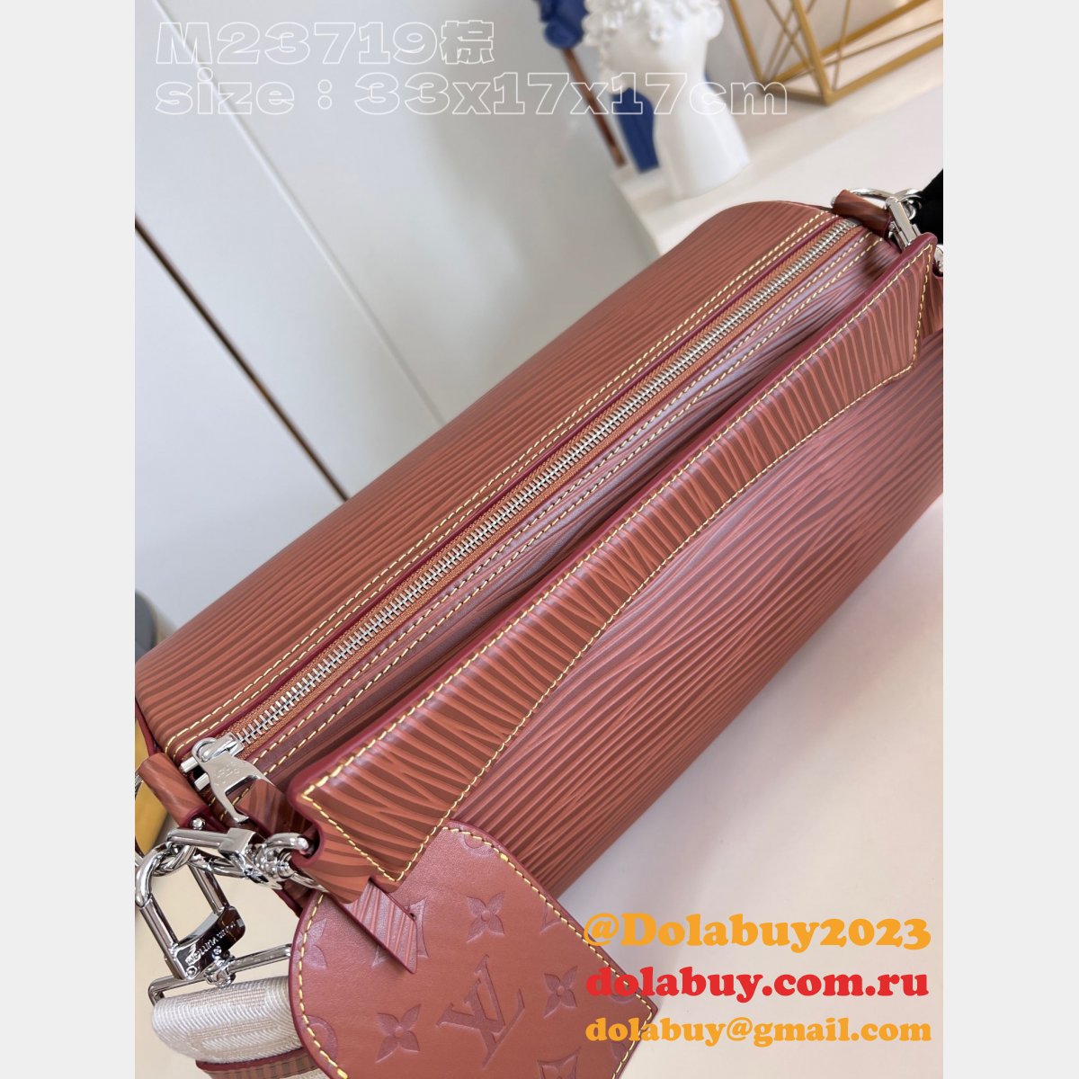 Soft Polochon Inspired M23719 A05 Louis Vuitton Replicas Bag