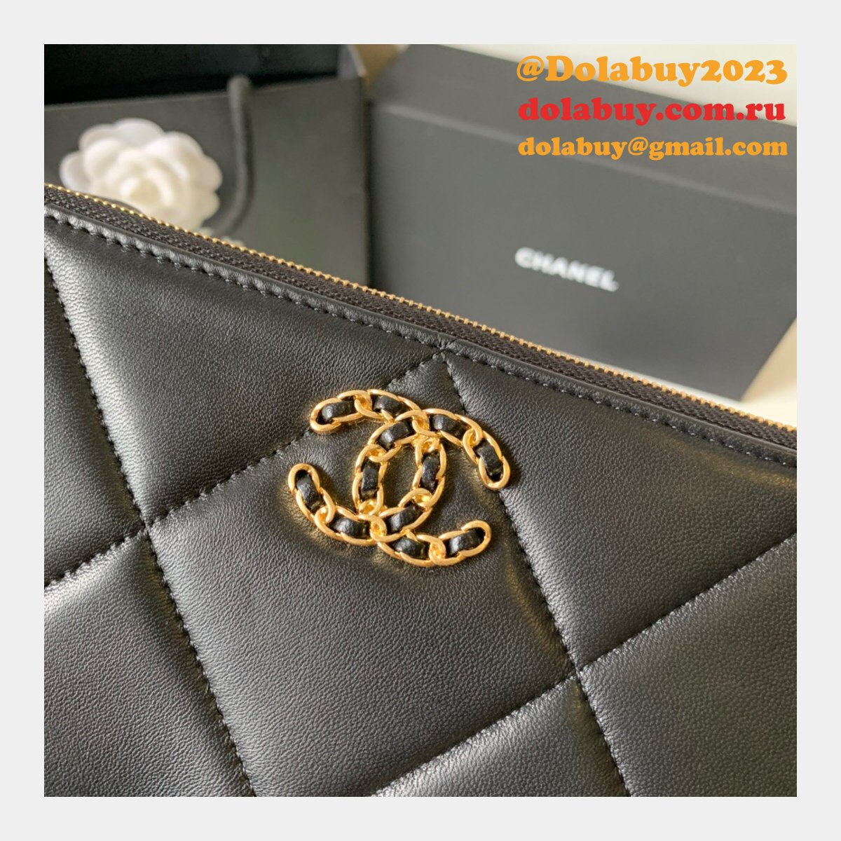 Hot Replica 19 Lambskin Small Pouch AP1059 Bag