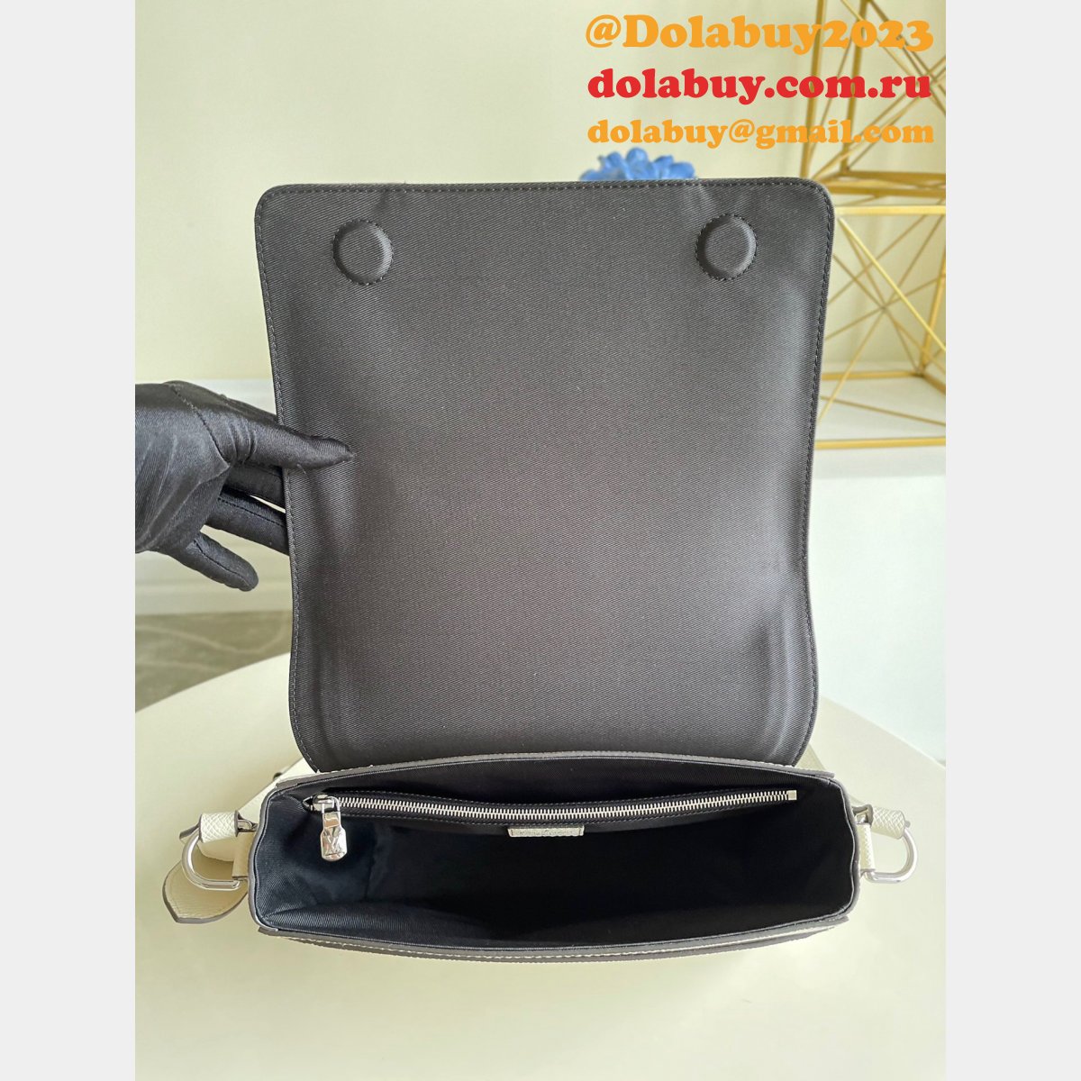 How To Buy Replica Louis Vuitton M30807 New Flap Messenger Taiga Online