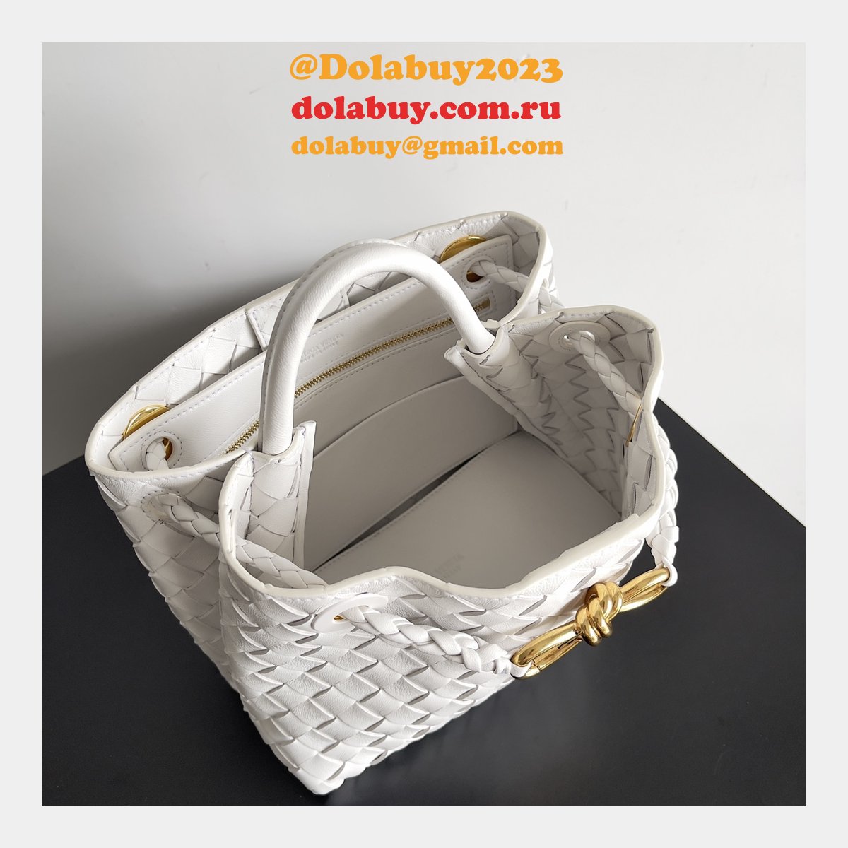 BOTTEGA VENETA ANDIAMO Small 25cm Bag Leather Strap