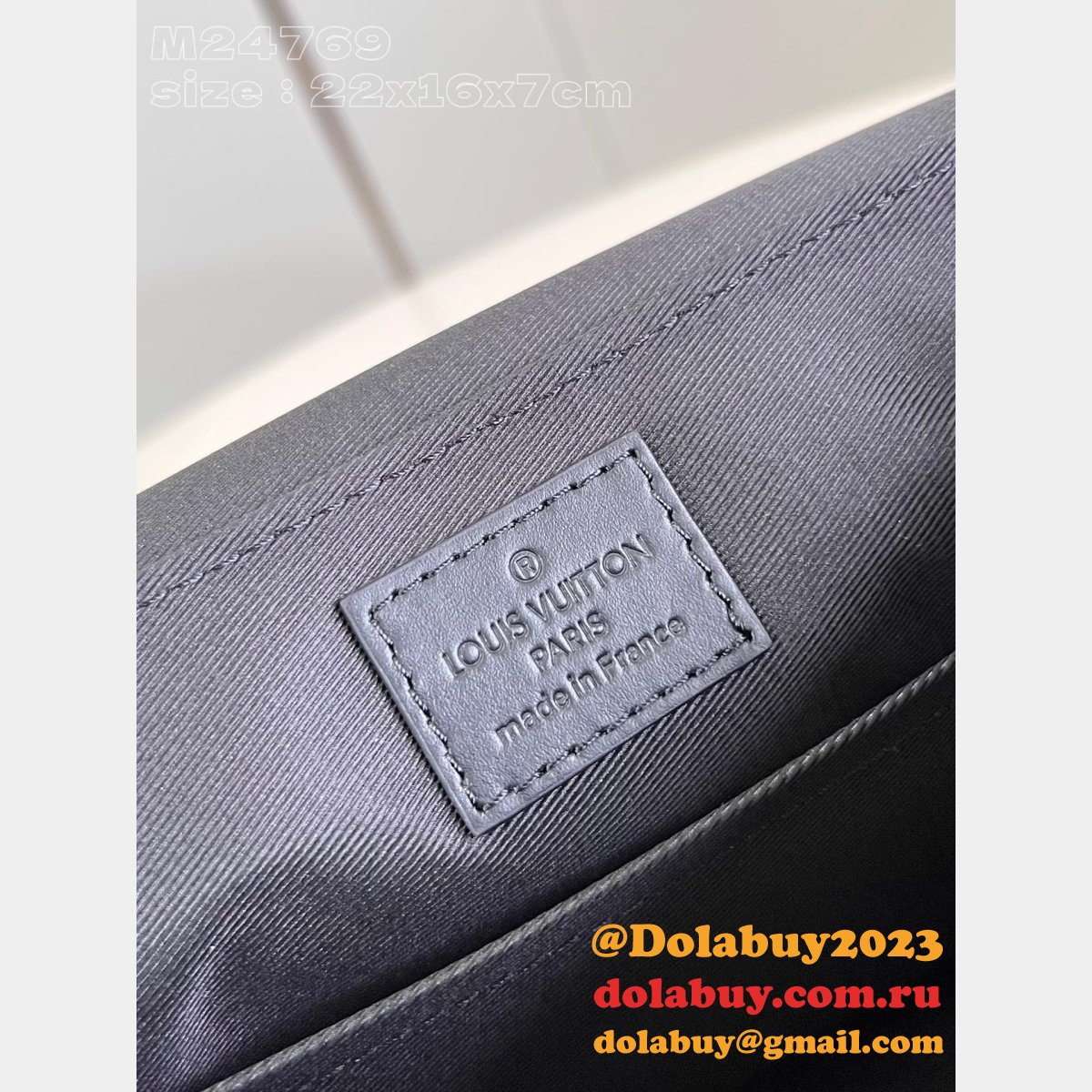 Takeoff Messenger PM 1:1 Mirror LV Aerogram M24769 Black Men Fake Bag