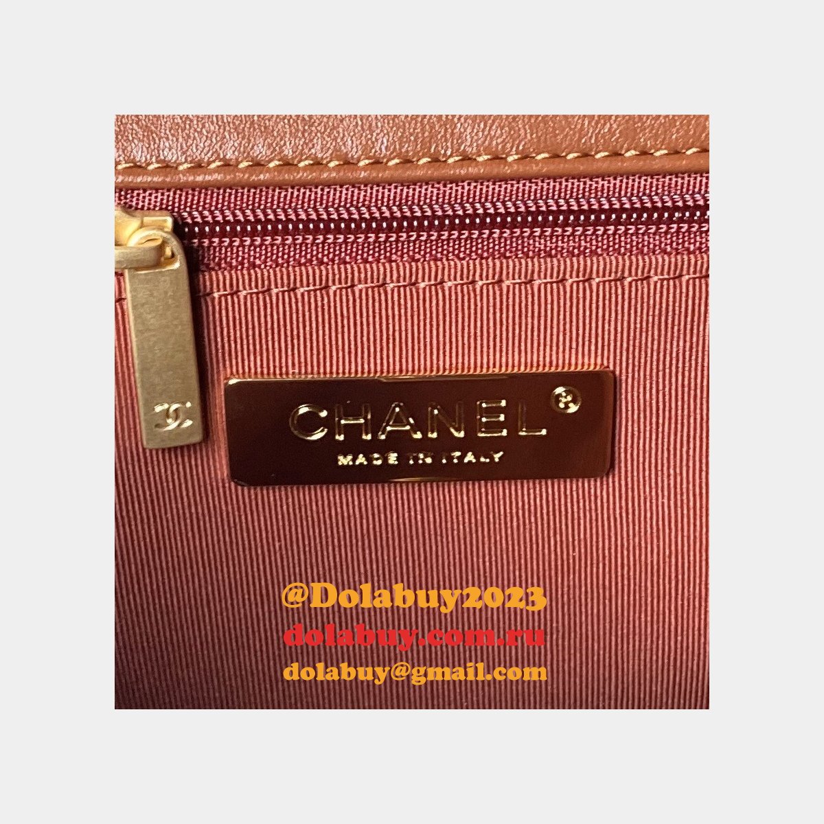 Where Can I Buy AS1161/AS1160 19 Shiny Flap Replica Bags