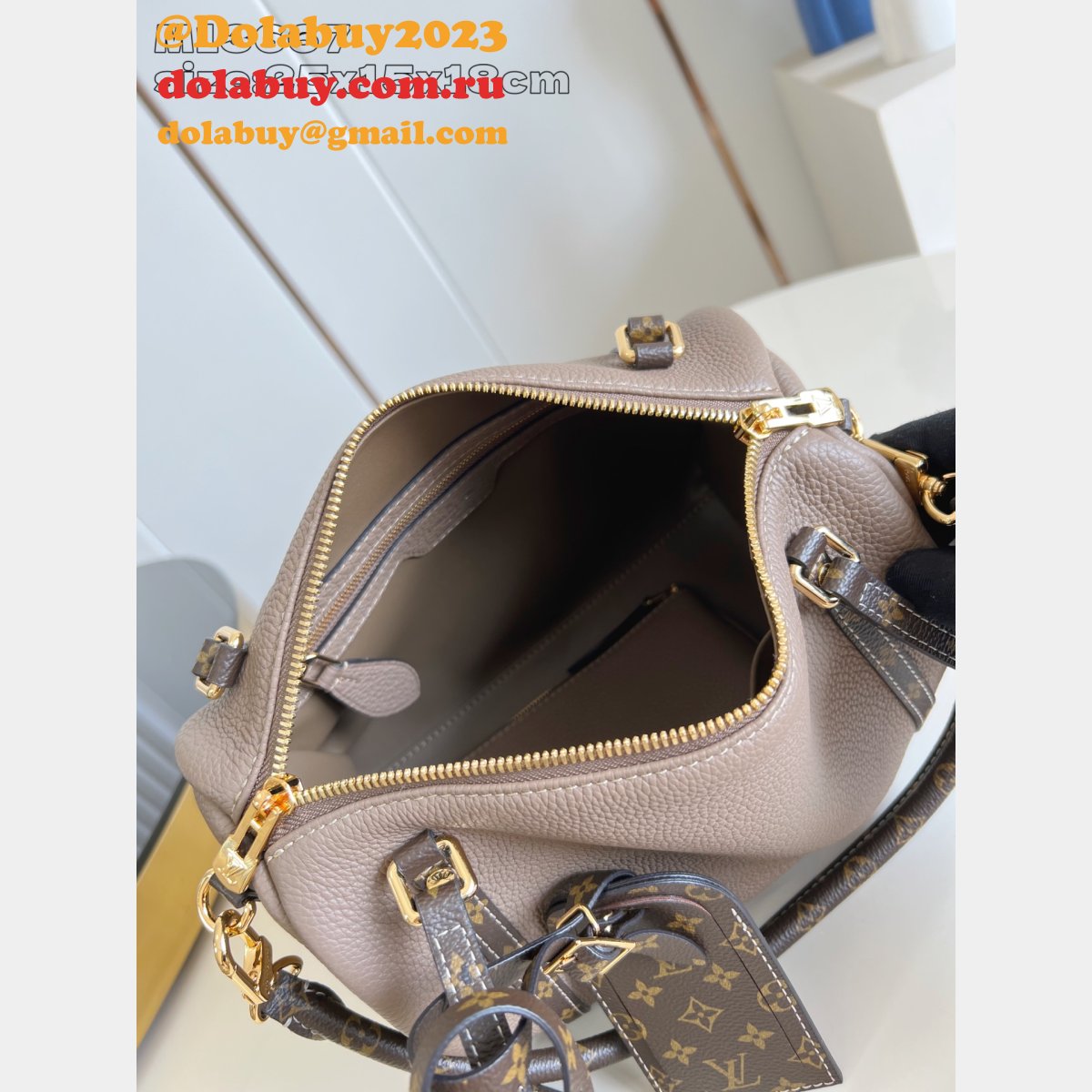 Louis Vuitton 2025 Nicolas Ghesquièr M13667 Keepall Replica Bag