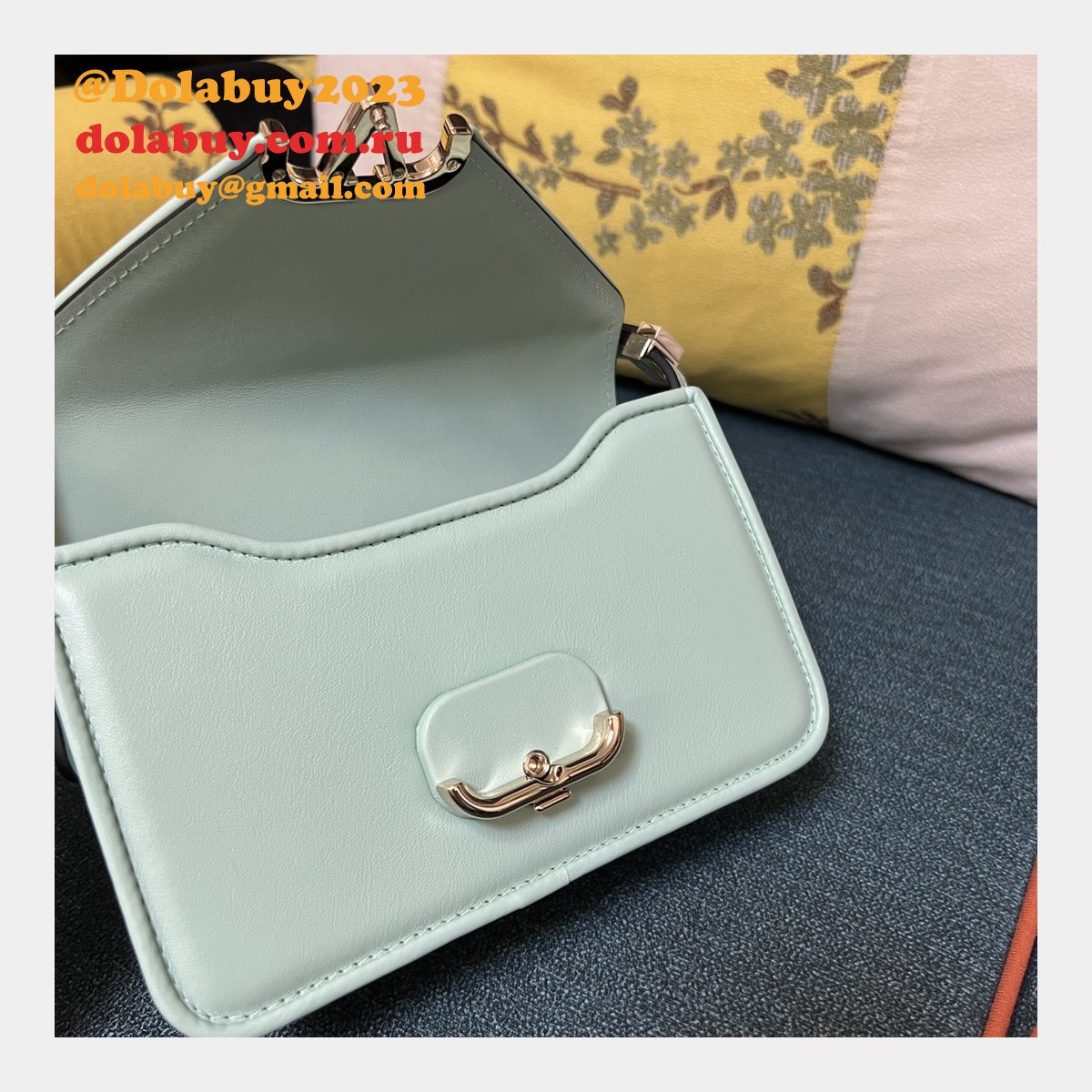 Wholesale VALENTINO GARAVANI LETTER VLOGO SIGNATURE handbag