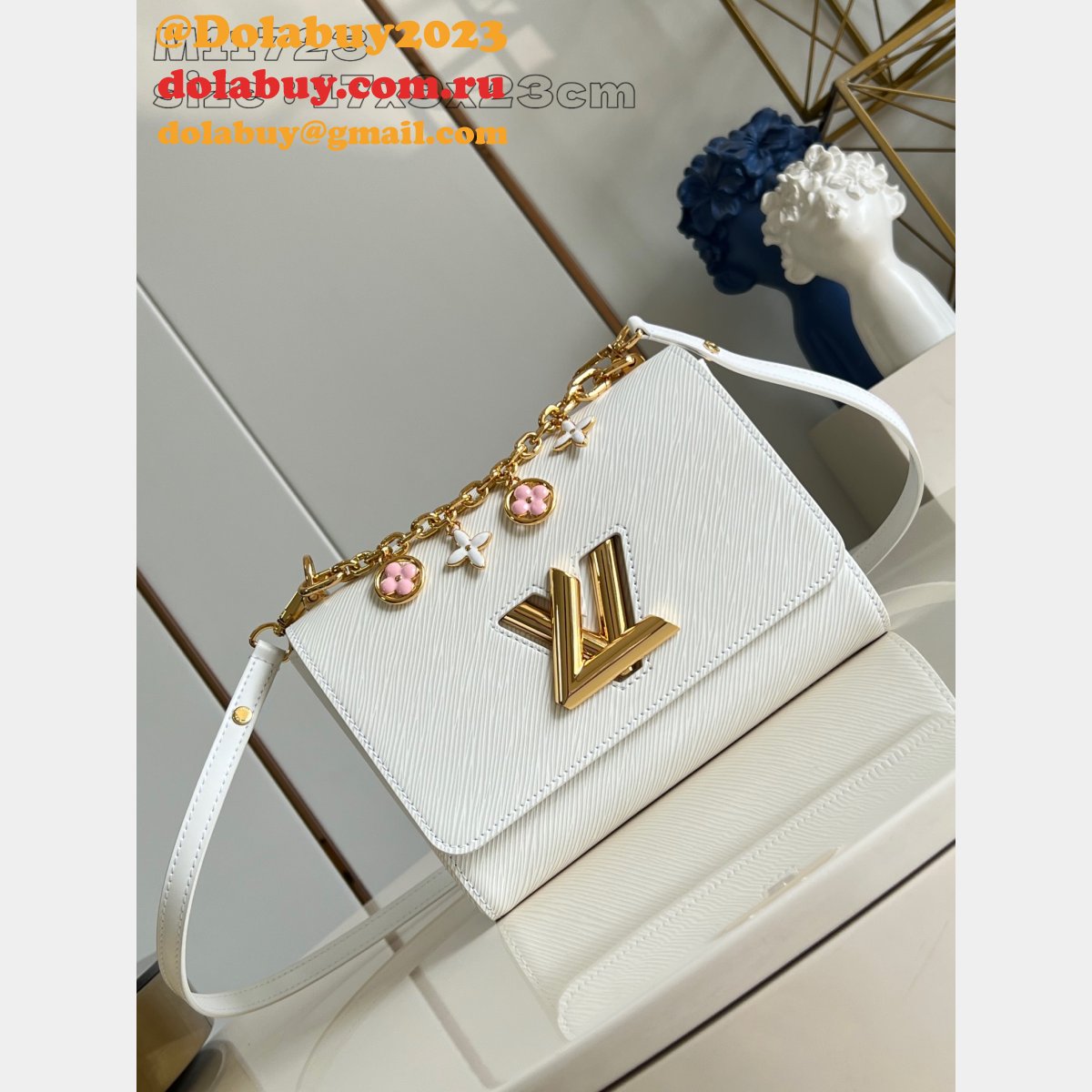 Louis Vuitton 1:1 Mirror M11723 Twist Copy Epi Black/White Bags