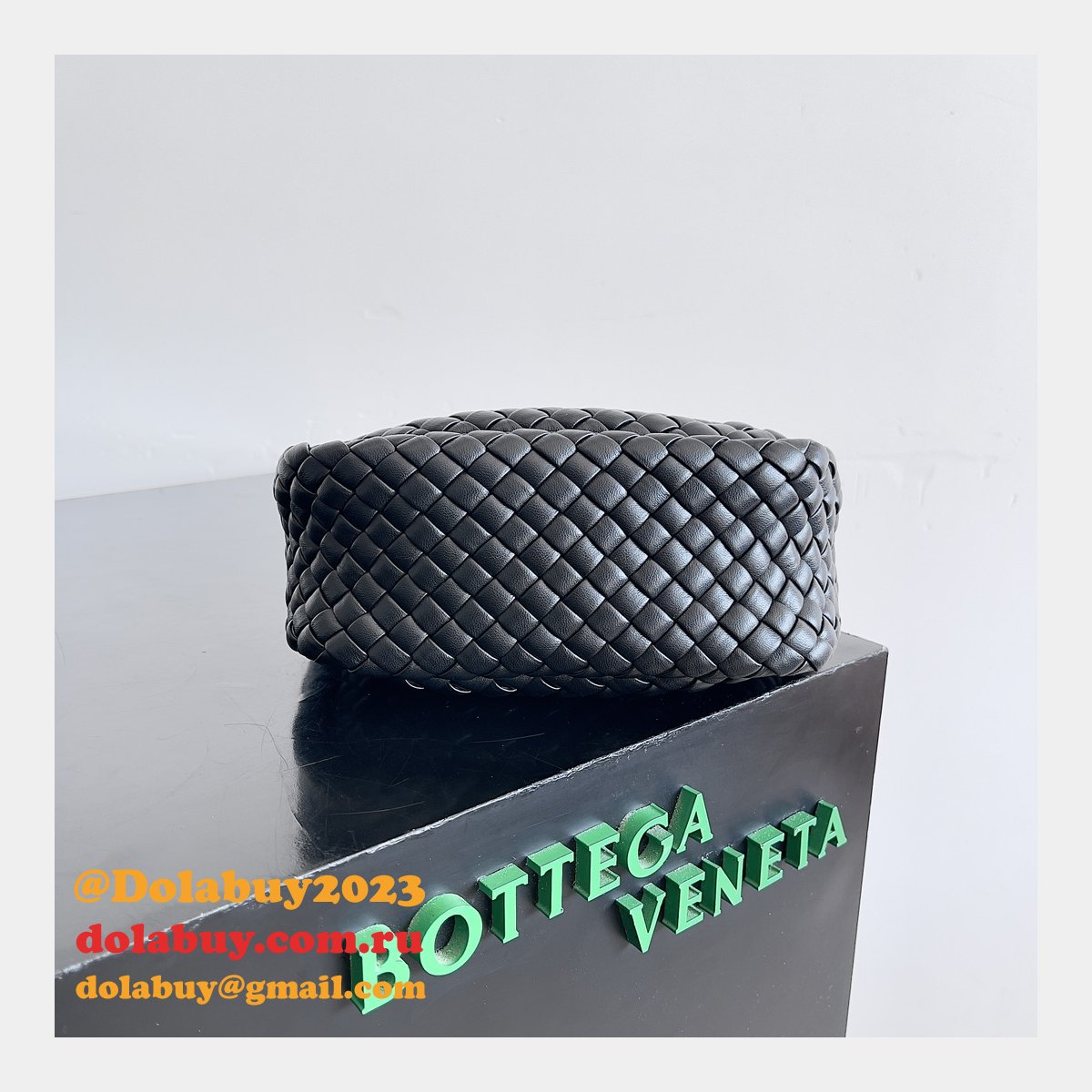 New BOTTEGA VENETA COBBLE Top Handle Bag