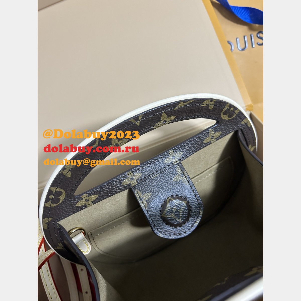 Around Me Fake Monogram Top M47117 Louis Vuitton Bag