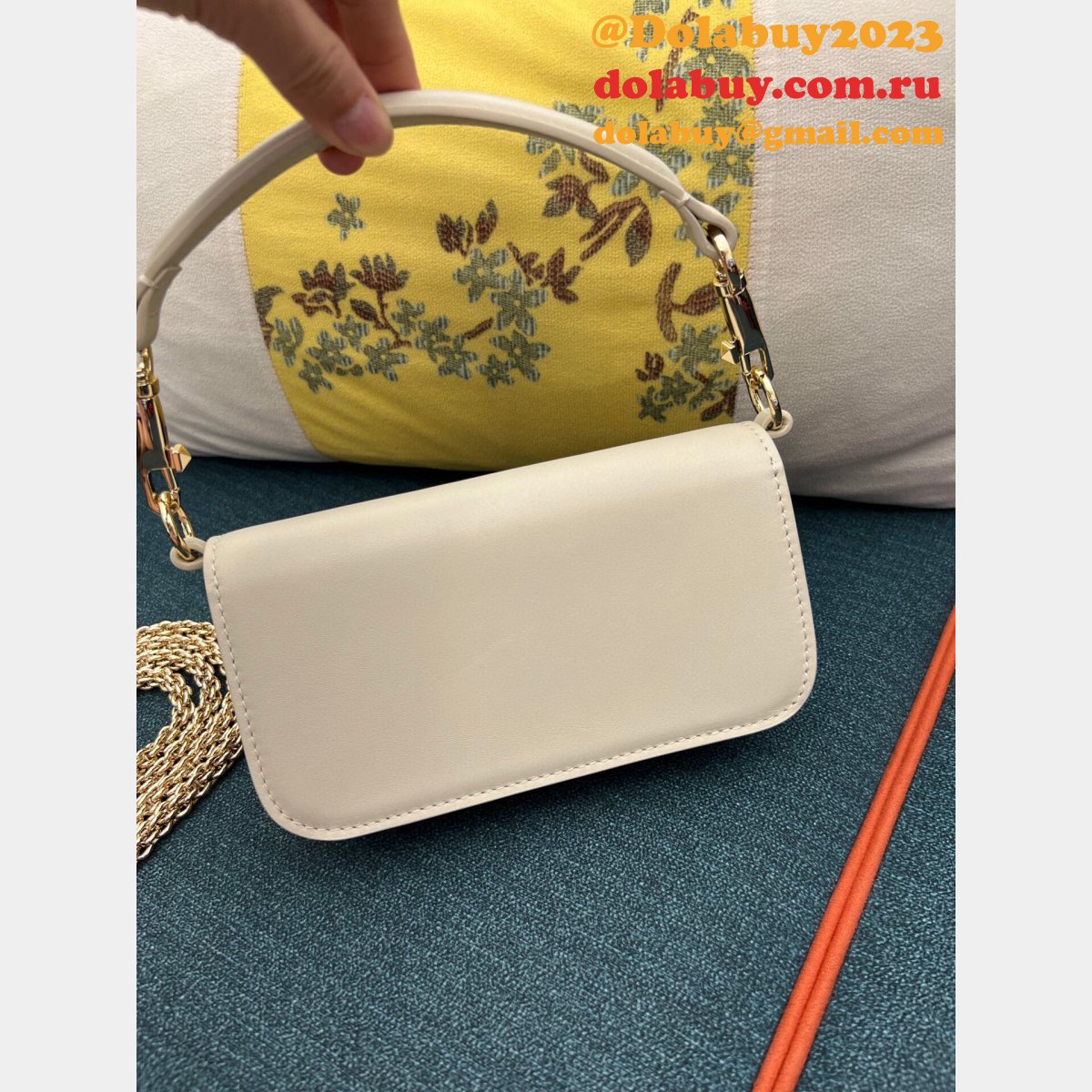 Wholesale Replica Valentino AAA Quality Handbags Outlet For Sale