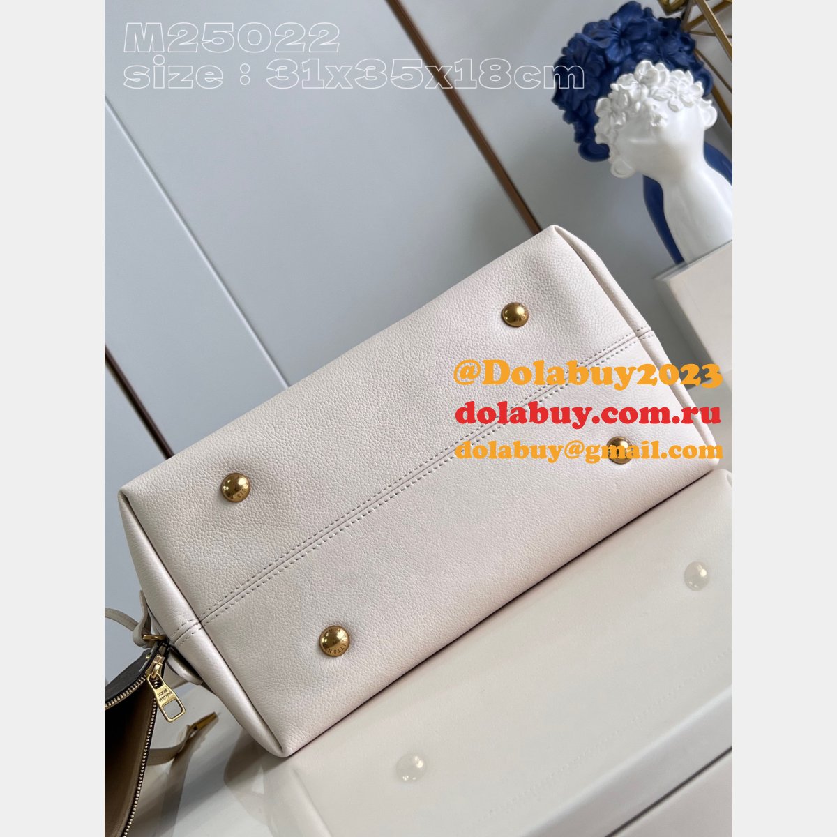 Luxury Louis Vuitton Low Key Hobo MM M24856 High Replicas Bag