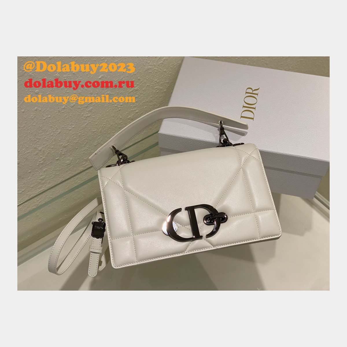 Christian Dior AAA+ Replica M5821 The Best Tote Bag