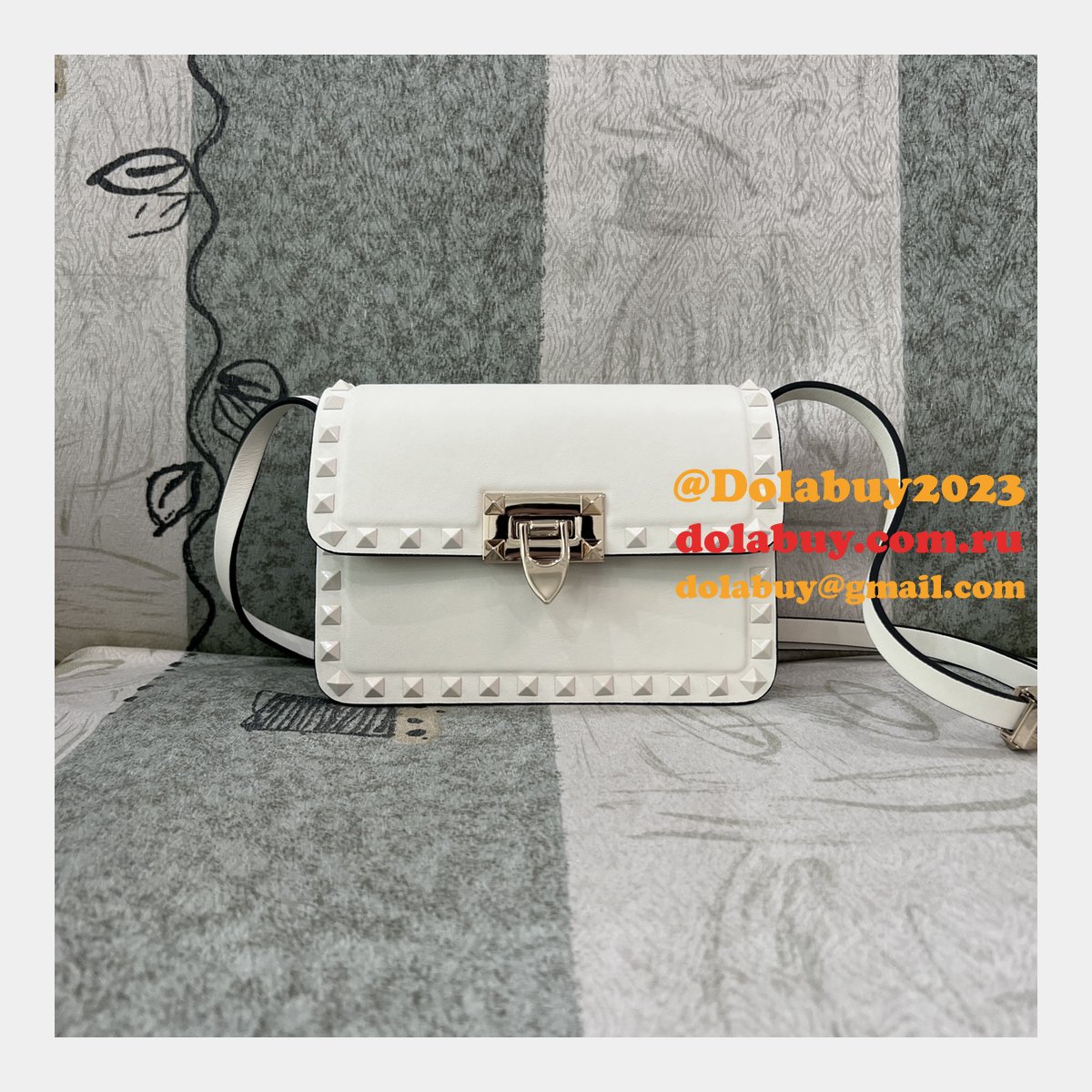 Cheap Fake Valentino Garavani Rockstud Calf Small Bag