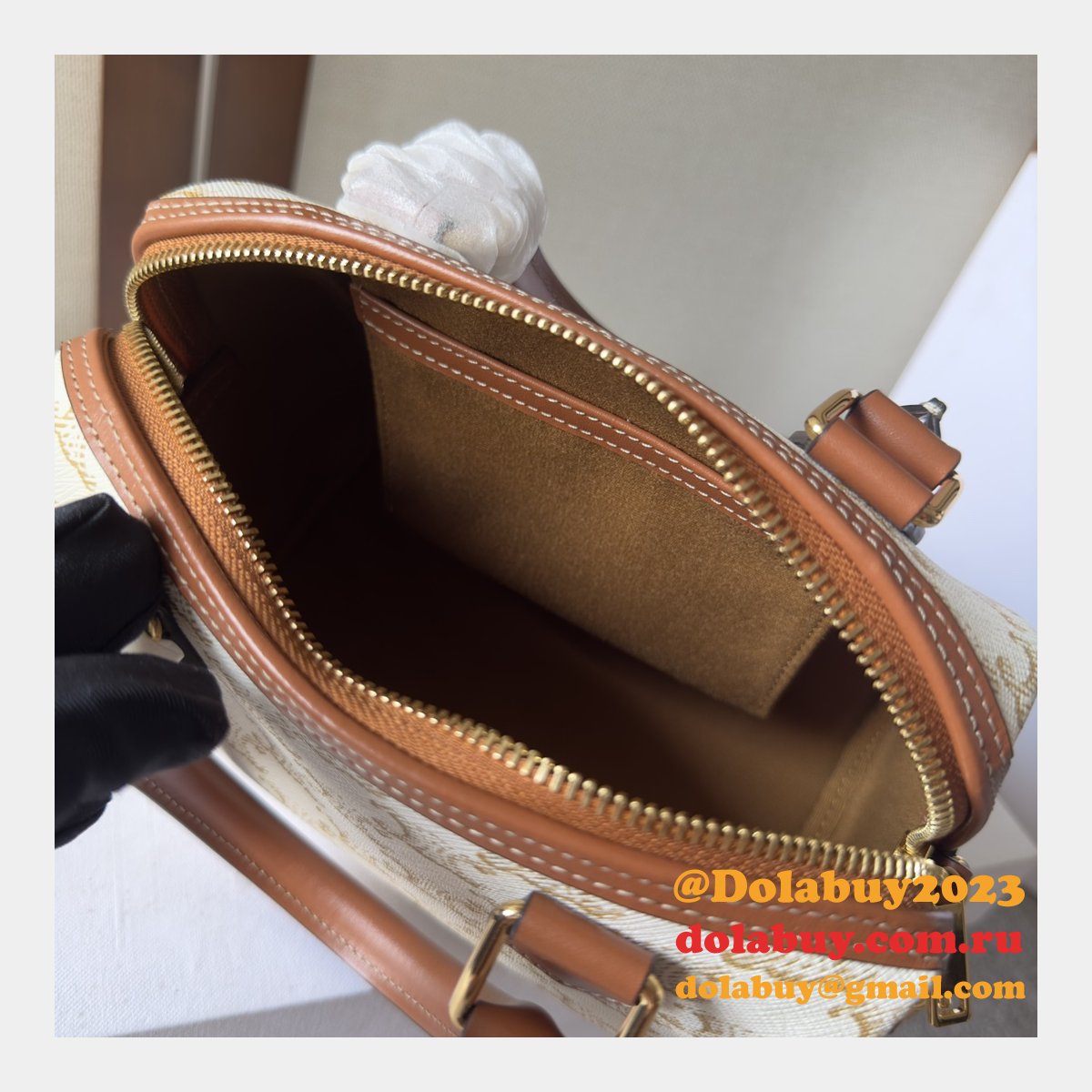 Luxury Celine 197582 Triomphe Small Boston Bag