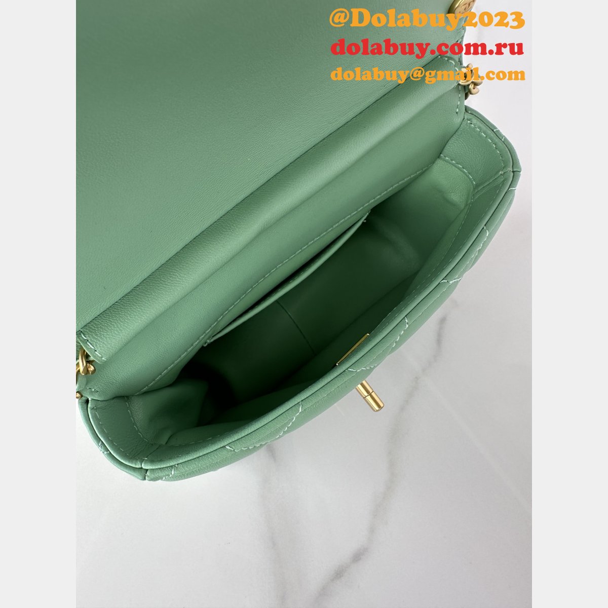 Top Quality CC Shiny Lambskin Crossbody Bag AS4986