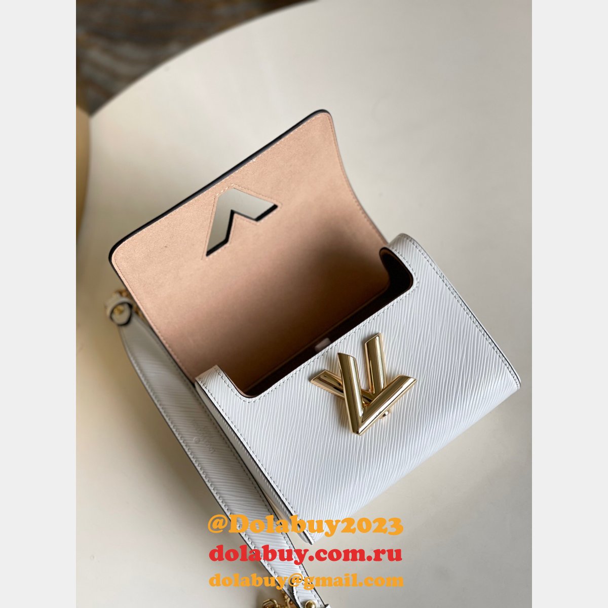 Louis Vuitton Replicas Twist PM Epi Leather M50332 Black/White 7 Star