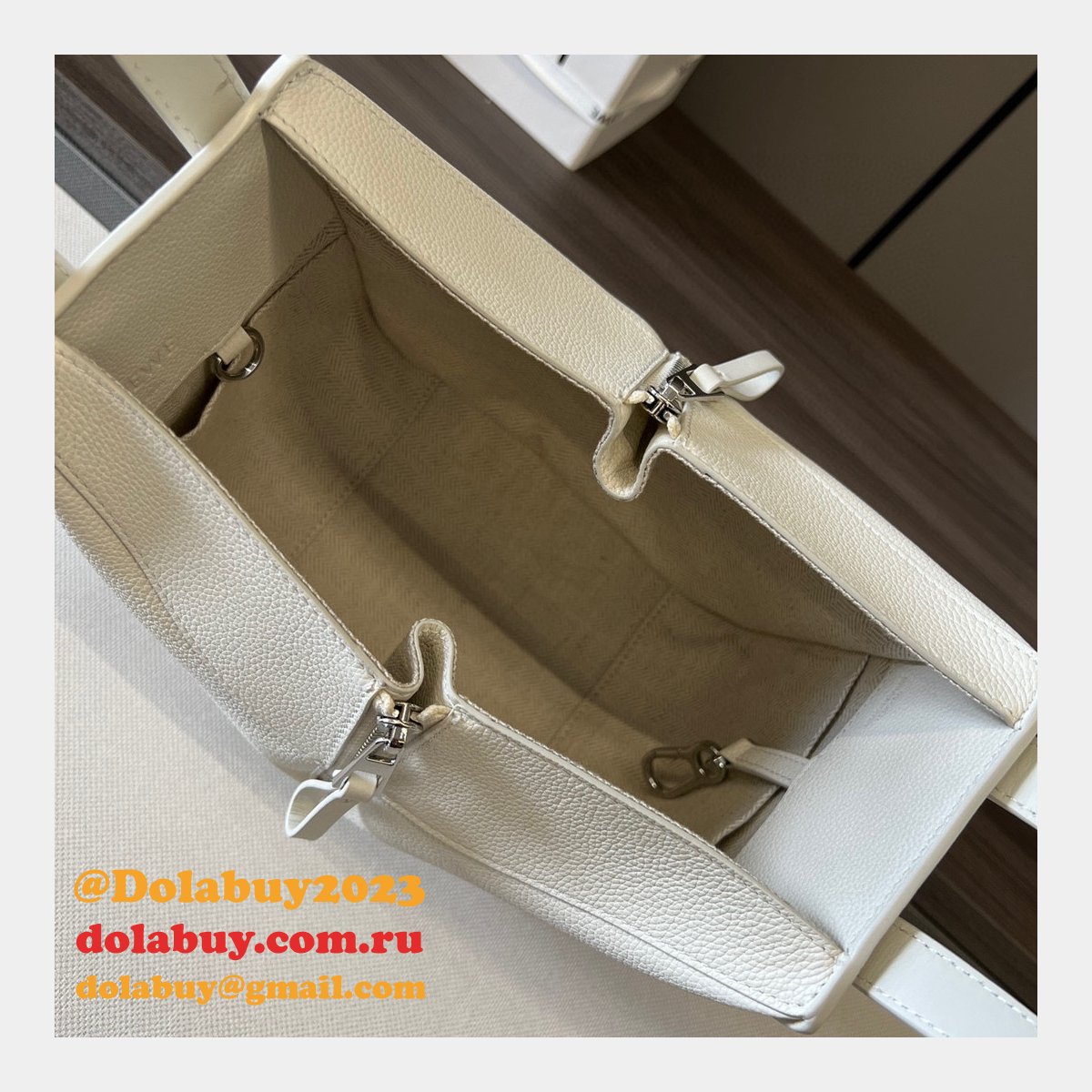 Compact Top Quality LOEWE Hammock Bag In Soft Grained Calfskin 20.8CM