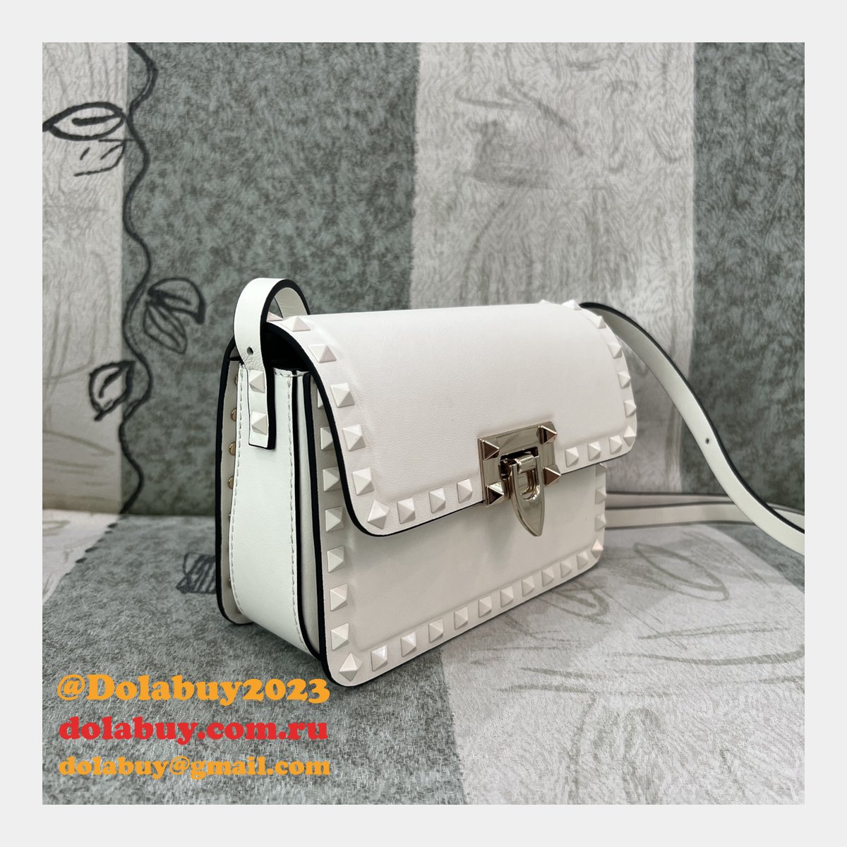 Cheap Fake Valentino Garavani Rockstud Calf Small Bag