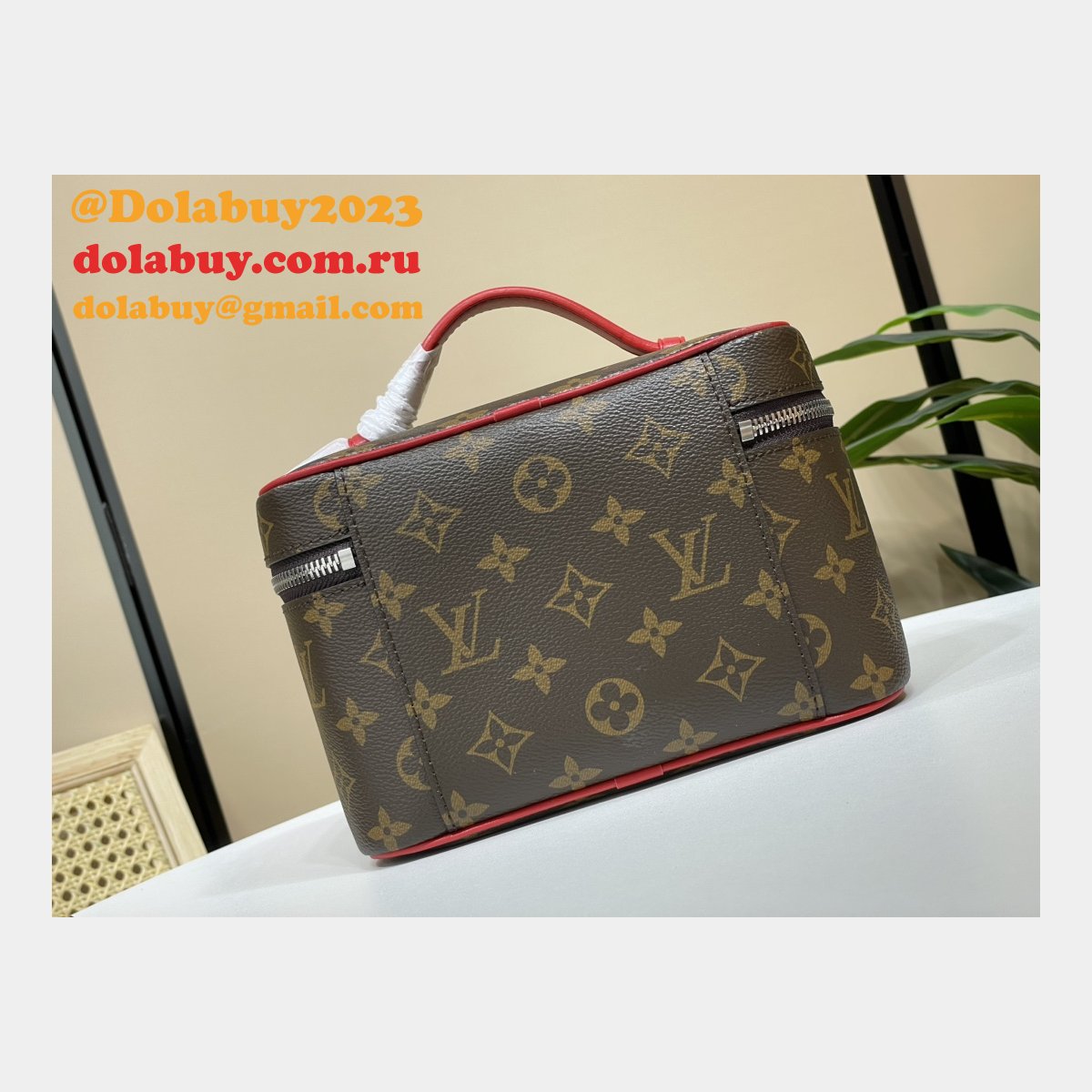 Nice Replica Mini Toiletry Pouch Louis Vuitton M44495 Perfect Bag