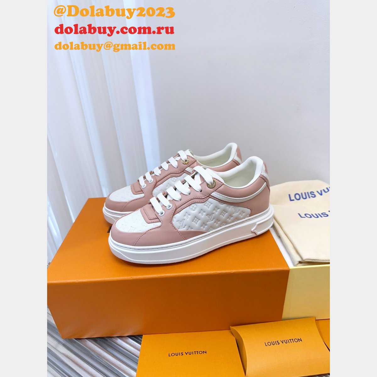 LOUIS VUITTON LUXURY Time Out Sneaker