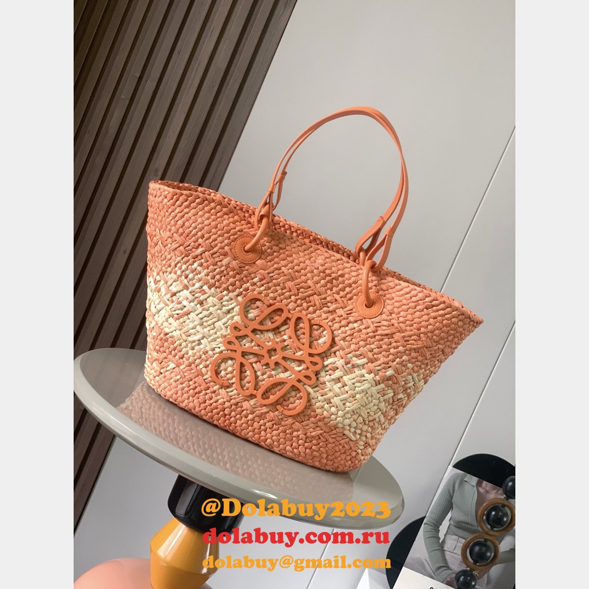 Perfect loewe Anagram Basket bag in iraca palm and calfskin 8008