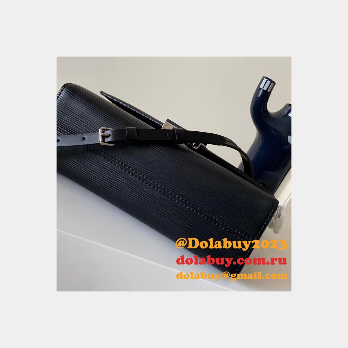 Luxury Louis Vuitton Pochette Grenelle Epi M55981 Leather