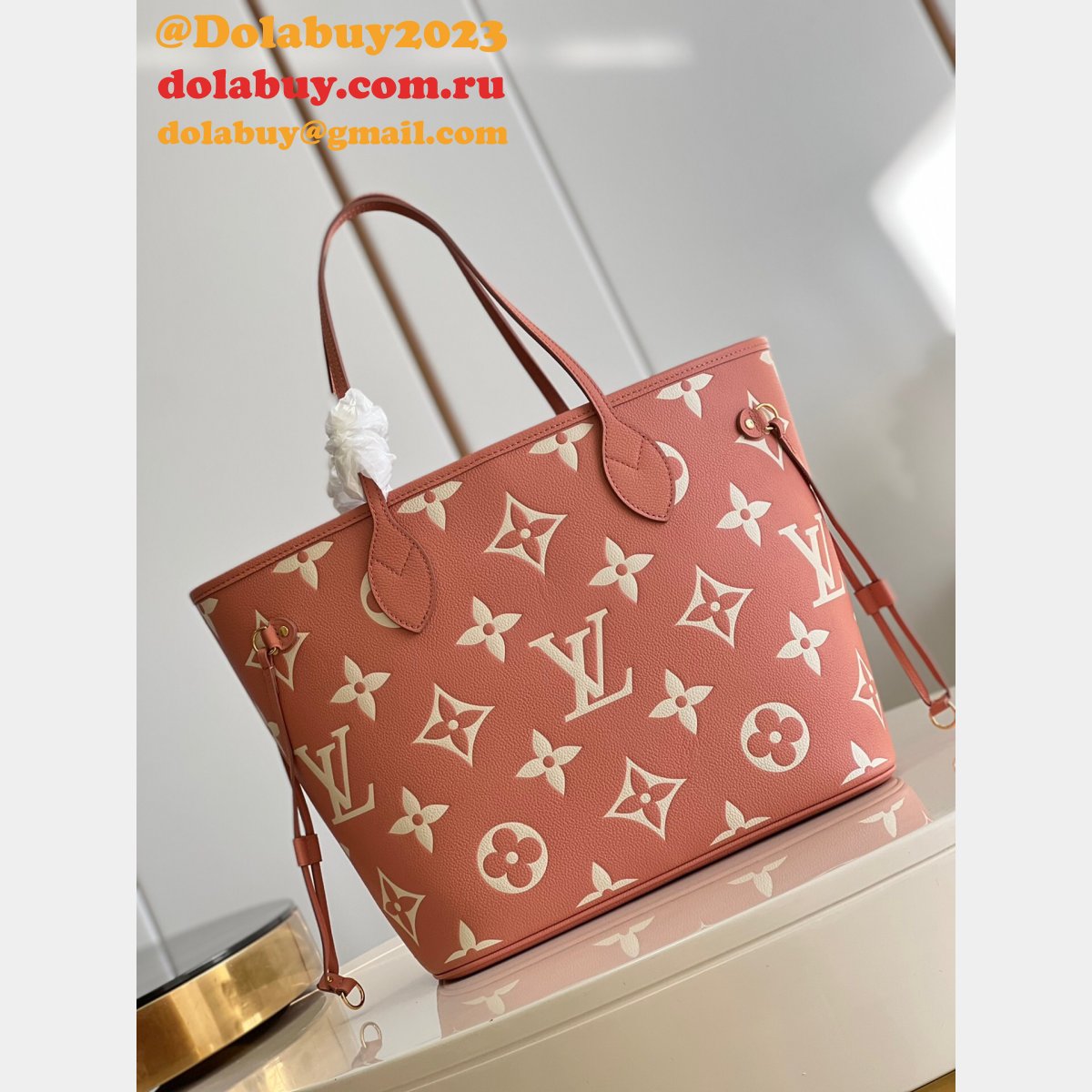 Replica Louis Vuitton Neverfull M45686 Leather Outlet Sale