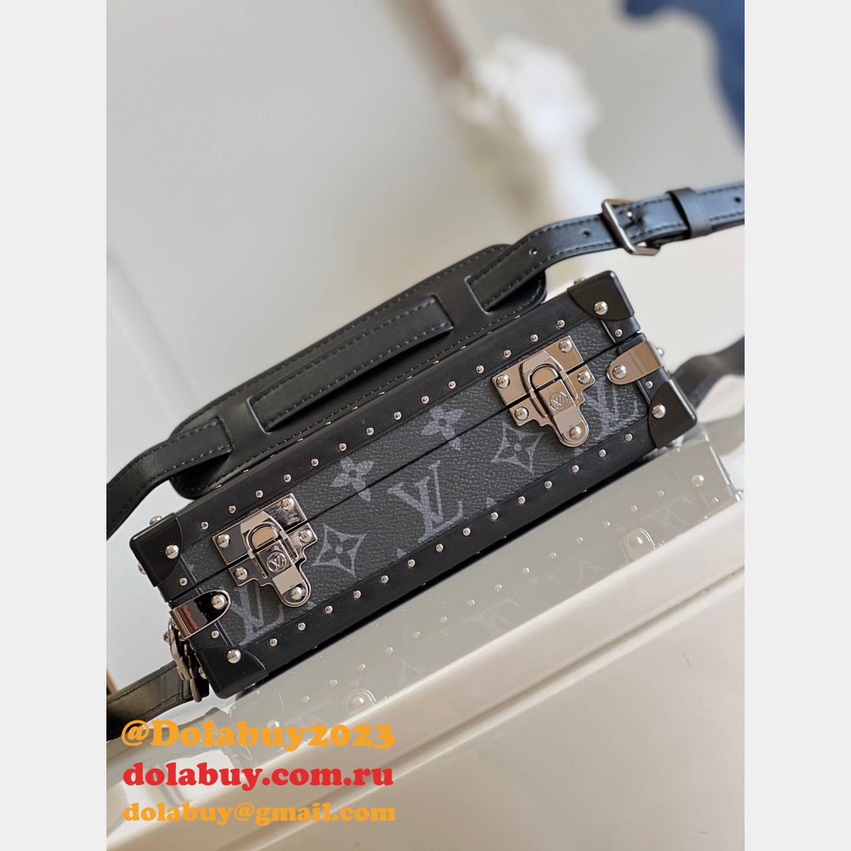 Louis Vuitton Replica Perfect Clutch Box Trunks and Travel M20251 Bag